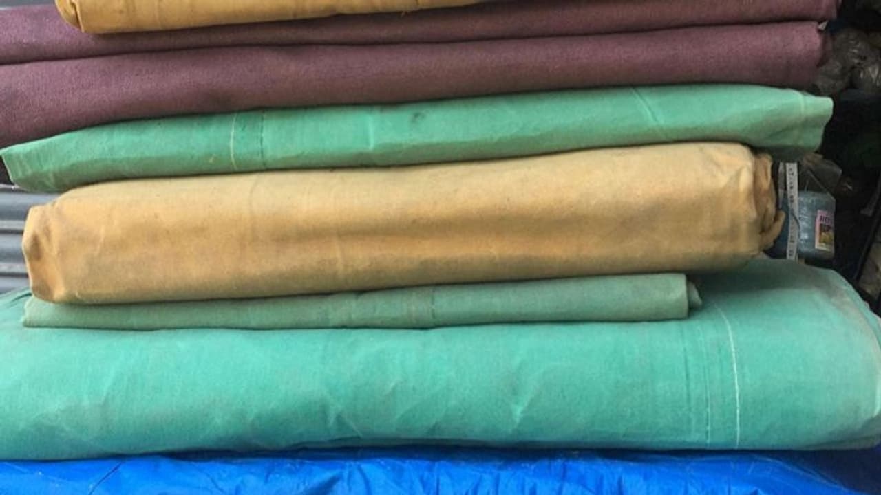 ಮಂಡ್ಯ: ನೆರೆ ಸಂತ್ರಸ್ತರಿಗೆ ವ್ಯಾಪಾರಿಗಳಿಂದ ನೆರವು ಮಂಡ್ಯ: ನೆರೆ ಸಂತ್ರಸ್ತರಿಗೆ ವ್ಯಾಪಾರಿಗಳಿಂದ ನೆರವು