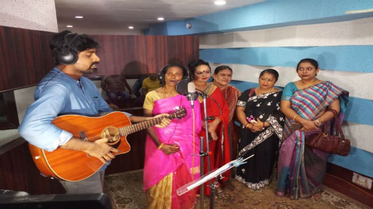 স্টেশন চত্বর থেকে দূর্গা পুজোর থিম সং, মুম্বইয়ে ডাক, রাতারাতি বদলে গেল রাণুর জীবন