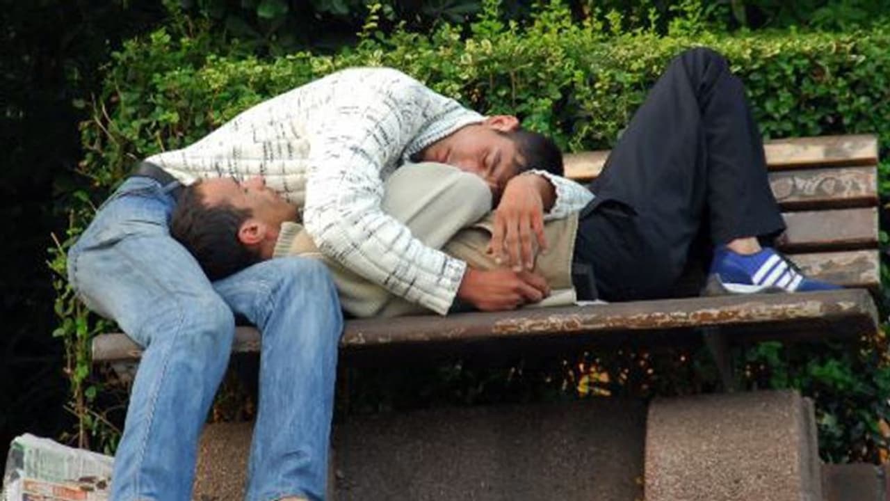 चलते चलते ही सो जाते हैं यहां के लोग चलते चलते ही सो जाते हैं यहां के लोग