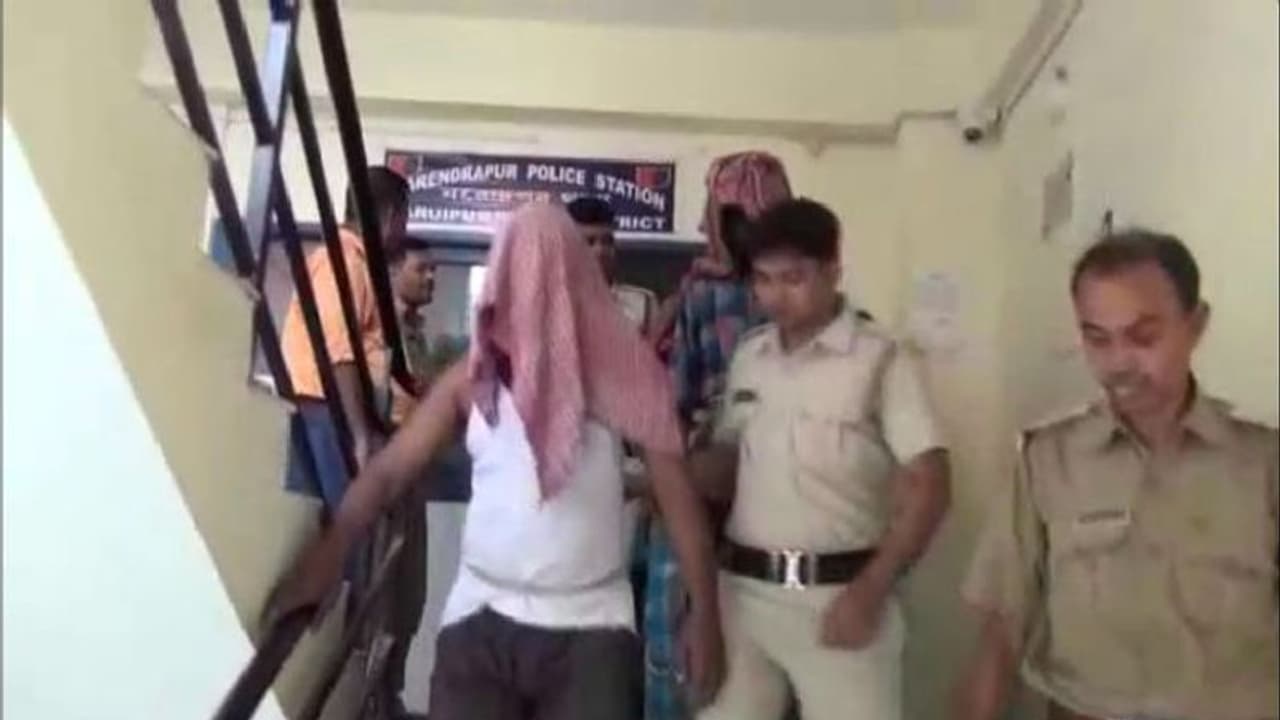 পুলিশ সেজে ডাকাতি, কলকাতার কাছেই জালে তিন বাংলাদেশি ডাকাত