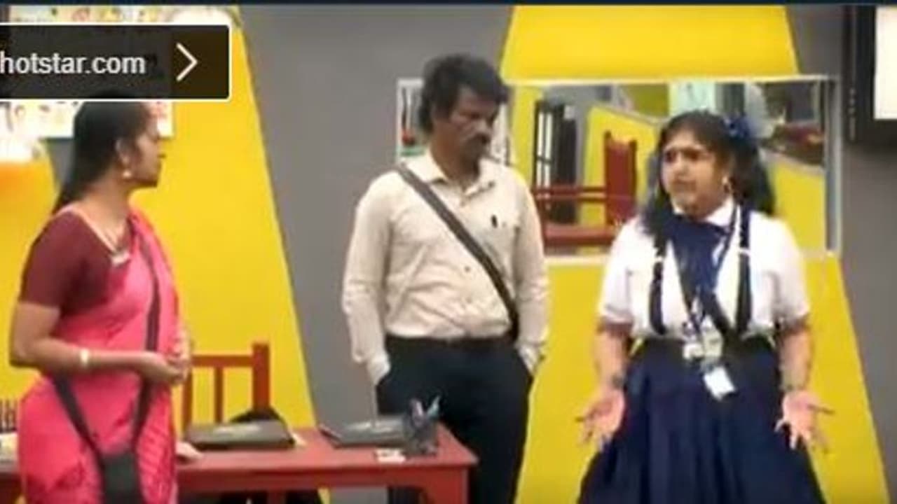 வாத்துனு சொல்லி வாண்டடா வனிதாவிடம் சிக்கிய கஸ்தூரி! டீச்சருக்கே வந்த சோதனை! வாத்துனு சொல்லி வாண்டடா வனிதாவிடம் சிக்கிய கஸ்தூரி! டீச்சருக்கே வந்த சோதனை!