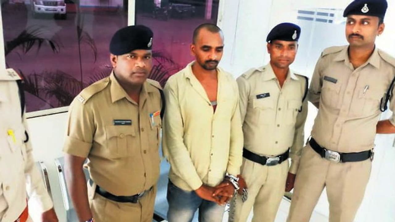 भाई बहन में बीमा पॉलिसी की रकम को लेकर था विवाद, फिर एक दिन... भाई बहन में बीमा पॉलिसी की रकम को लेकर था विवाद, फिर एक दिन...