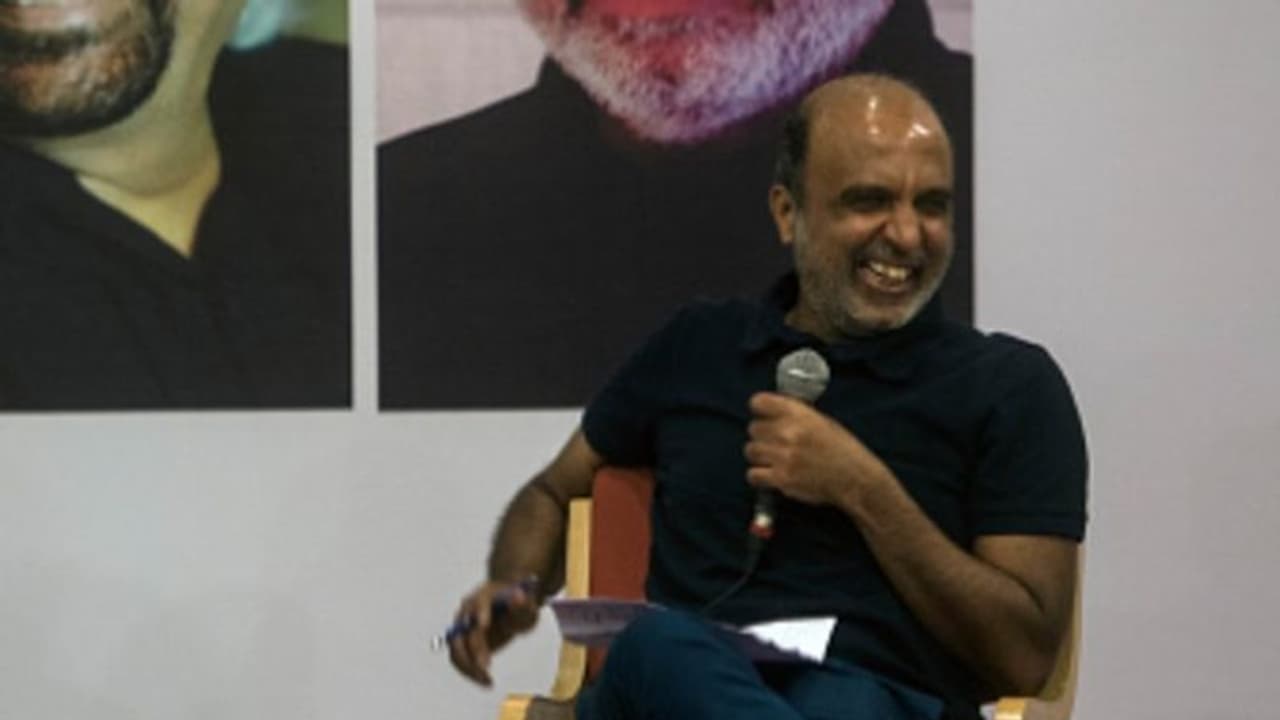 কাশ্মীর থ্রিবিএইচকে র ফ্ল্যাট! ৩৭০ ধারা বাতিলের আজব ব্যাখ্যা কংগ্রেস নেতার