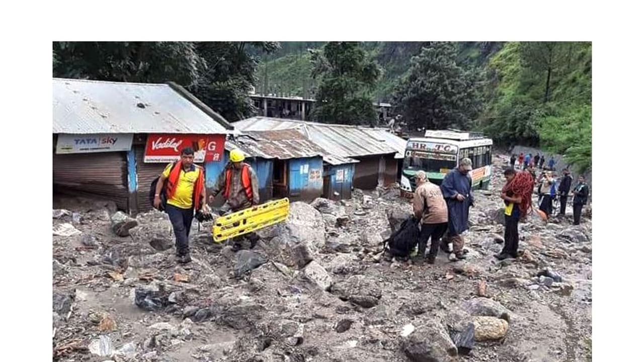 ಜಮೀನು ಕೊಚ್ಚಿ ಹೋಯ್ತು .. ಮನೆಯೂ ಬಿದ್ದು ಹೋಯ್ತು : ಸಂತ್ರಸ್ತರ ದುರಂತ ಕಥೆ