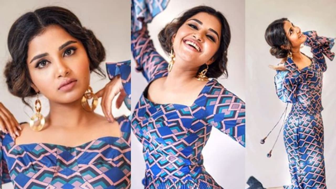 കിടിലം ലുക്കിൽ അനുപമ പരമേശ്വരൻ; ചിത്രം ഏറ്റെടുത്ത് ആരാധകർ... കിടിലം ലുക്കിൽ അനുപമ പരമേശ്വരൻ; ചിത്രം ഏറ്റെടുത്ത് ആരാധകർ...