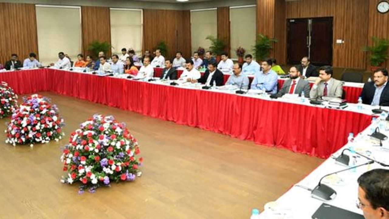 ರಾಯಚೂರಿನಲ್ಲಿ ವಾಣಿಜ್ಯೋದ್ಯಮಿಗಳ ವಿಶೇಷ ಸಭೆ ರಾಯಚೂರಿನಲ್ಲಿ ವಾಣಿಜ್ಯೋದ್ಯಮಿಗಳ ವಿಶೇಷ ಸಭೆ