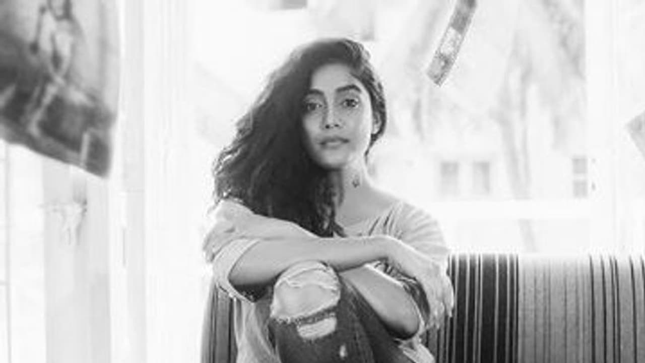 முடியலடா சாமி...! டிக் டாக்கை விட்டு ஓட்டம் பிடித்த பிக்பாஸ் அபிராமி! ஏன் தெரியுமா? முடியலடா சாமி...! டிக் டாக்கை விட்டு ஓட்டம் பிடித்த பிக்பாஸ் அபிராமி! ஏன் தெரியுமா?