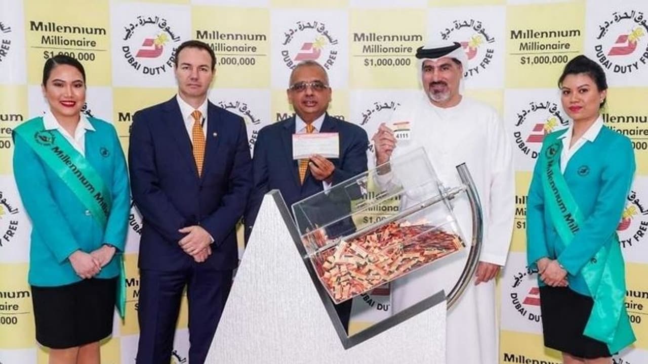 ഭാഗ്യം പ്രവാസി ഇന്ത്യക്കാര്ക്കൊപ്പം തന്നെ; 35കാരിക്ക് യുഎഇയില് ഏഴ് കോടി സമ്മാനം ഭാഗ്യം പ്രവാസി ഇന്ത്യക്കാര്ക്കൊപ്പം തന്നെ; 35കാരിക്ക് യുഎഇയില് ഏഴ് കോടി സമ്മാനം