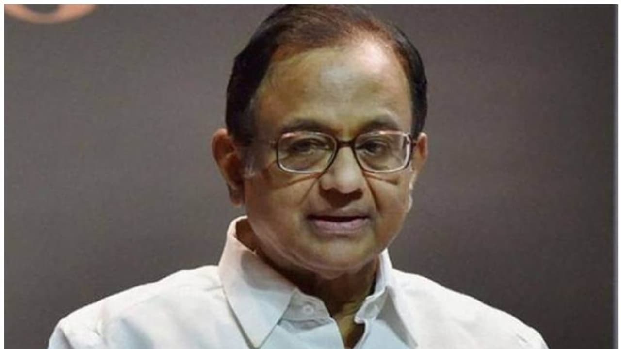 INX media case: Chidambaram, facing arrest, remains incommunicado; ED, CBI reach his residence