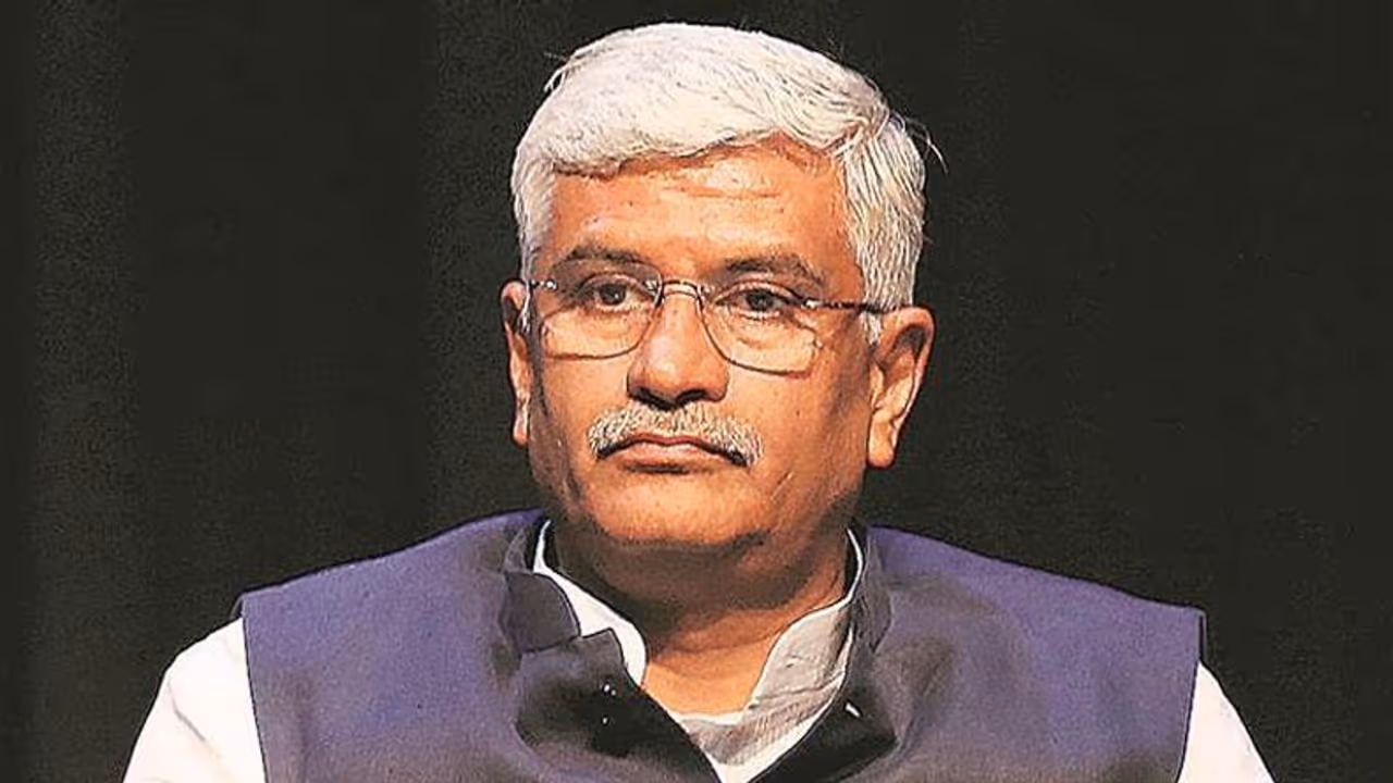 గోదావరి వరదతో దెబ్బతిన్న పోలవరం కాఫర్ డ్యామ్: కేంద్ర మంత్రి గజేంద్ర షెకావత్ గోదావరి వరదతో దెబ్బతిన్న పోలవరం కాఫర్ డ్యామ్: కేంద్ర మంత్రి గజేంద్ర షెకావత్