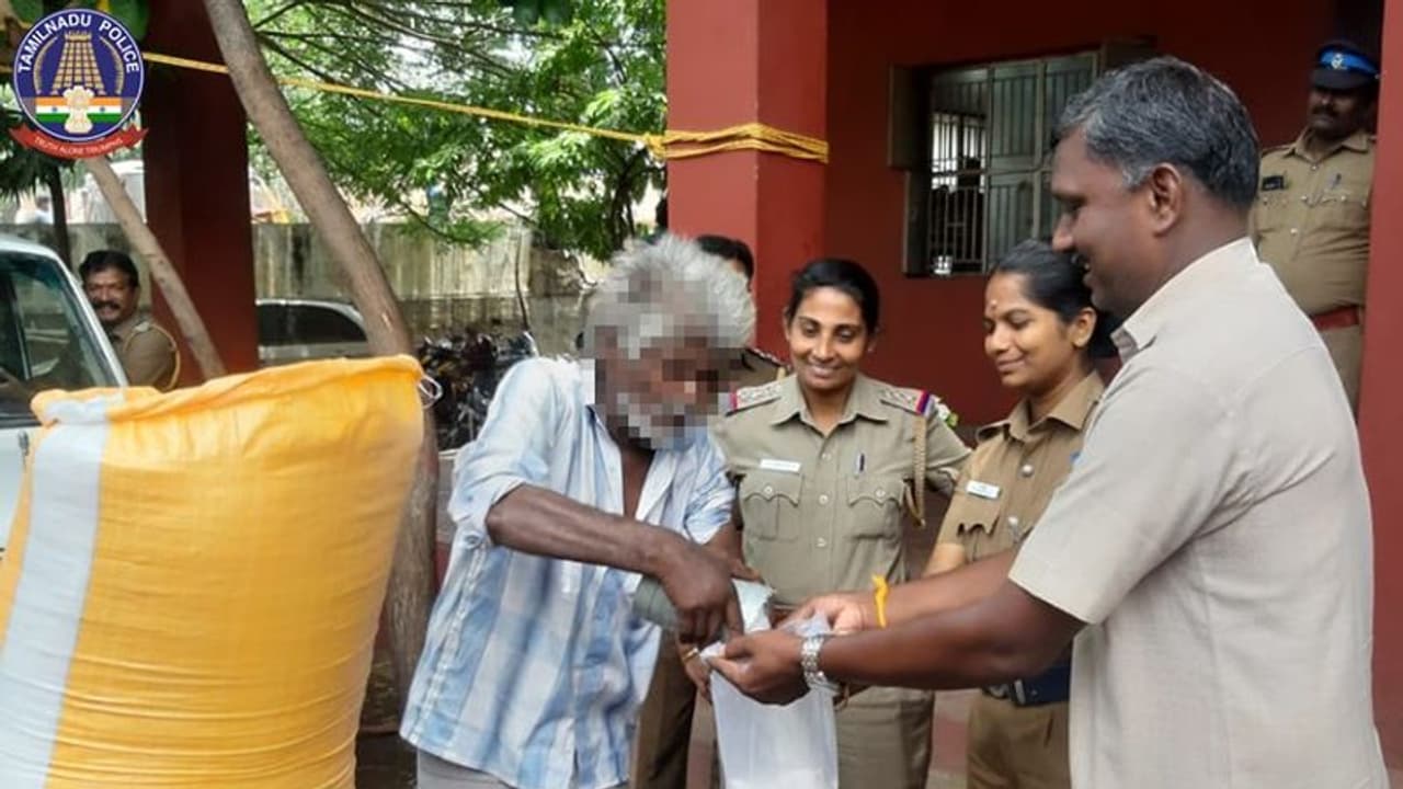 கஞ்சா வியாபாரிக்கு வாழ்க்கை கொடுத்த பெண் காவல் ஆய்வாளர்..! மதுரையில் நிகழ்ந்த வியப்பான சம்பவம்..! கஞ்சா வியாபாரிக்கு வாழ்க்கை கொடுத்த பெண் காவல் ஆய்வாளர்..! மதுரையில் நிகழ்ந்த வியப்பான சம்பவம்..!