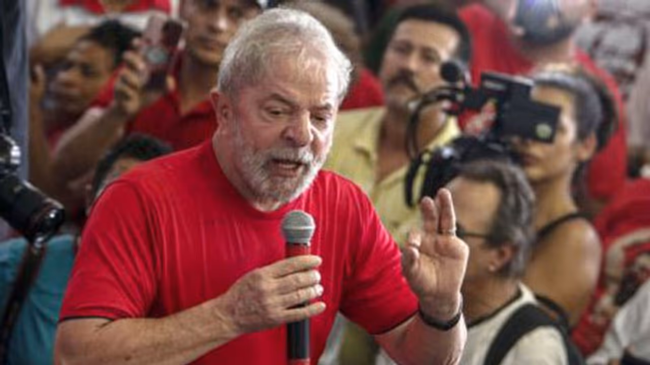 ഇടതുപക്ഷക്കാരനായ മുന് പ്രസിഡണ്ട് 500 ദിവസമായി തടവില്; പ്രിയപ്പെട്ട നേതാവിന്റെ മോചനത്തിനായി ഒത്തുചേര്ന്ന് അണികള്... ഇടതുപക്ഷക്കാരനായ മുന് പ്രസിഡണ്ട് 500 ദിവസമായി തടവില്; പ്രിയപ്പെട്ട നേതാവിന്റെ മോചനത്തിനായി ഒത്തുചേര്ന്ന് അണികള്...