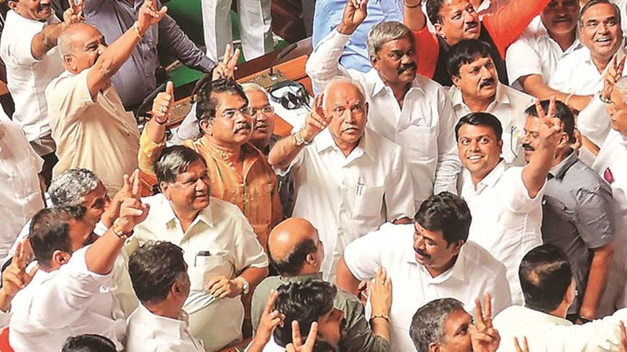 ಬಿಜೆಪಿ ಸರ್ಕಾರ ಇನ್ನೂ 2 ವರ್ಷ ಇರಲಿ: ಜೆಡಿಎಸ್ ಶಾಸಕ! ಬಿಜೆಪಿ ಸರ್ಕಾರ ಇನ್ನೂ 2 ವರ್ಷ ಇರಲಿ: ಜೆಡಿಎಸ್ ಶಾಸಕ!