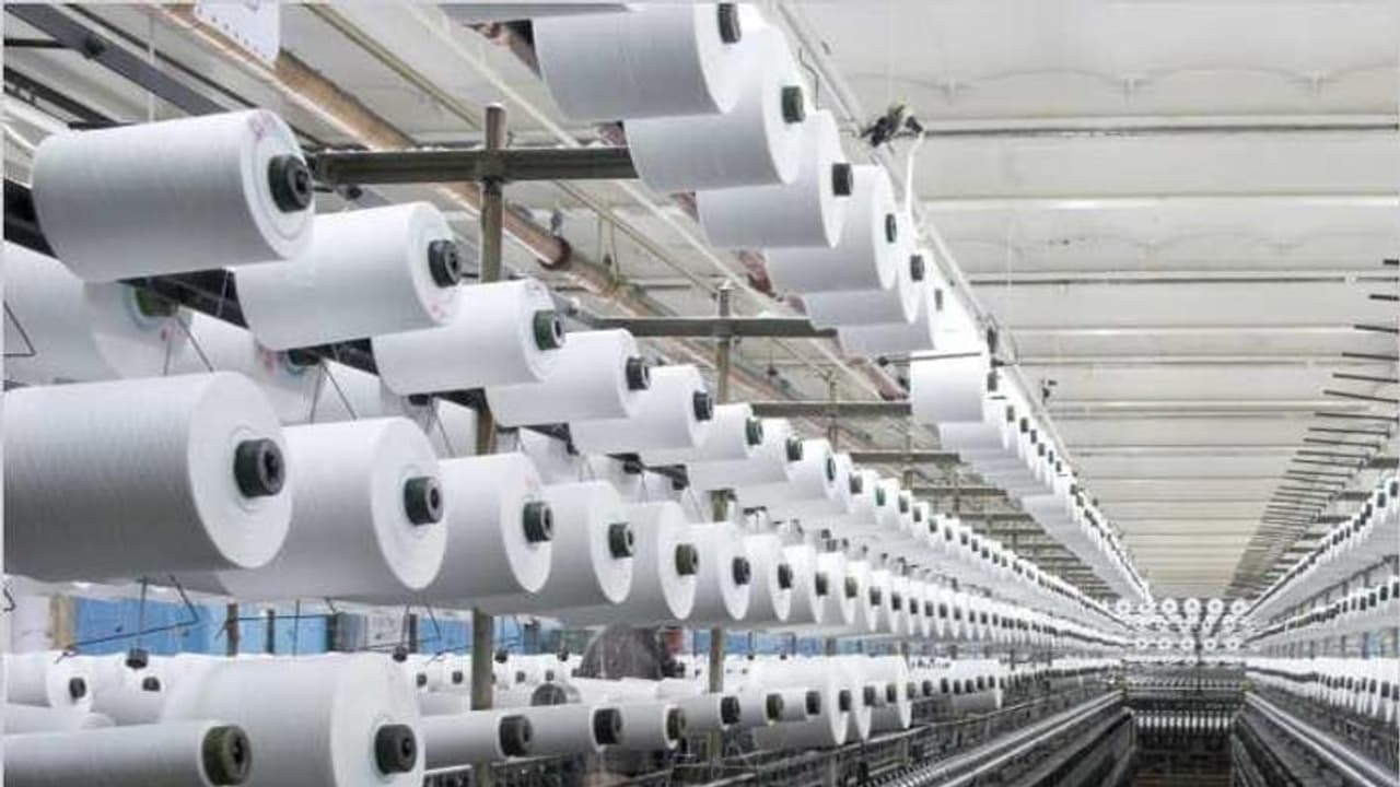 തുണി വ്യവസായത്തെ രക്ഷിക്കൂ സര്ക്കാറേ; പത്ര പരസ്യം നല്കി വ്യവസായികള് തുണി വ്യവസായത്തെ രക്ഷിക്കൂ സര്ക്കാറേ; പത്ര പരസ്യം നല്കി വ്യവസായികള്