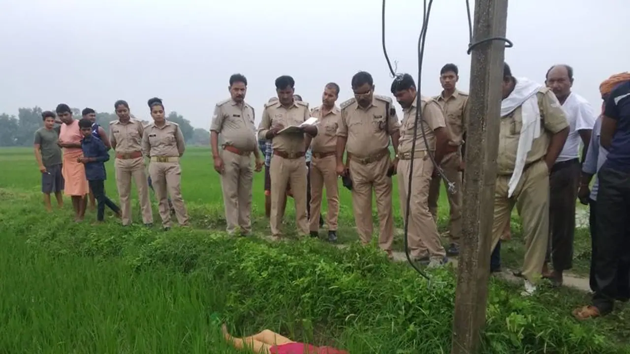 हाइवे के किनारे खेत मे मिली युवती की लाश, गैंगरेप के बाद हत्या की आशंका