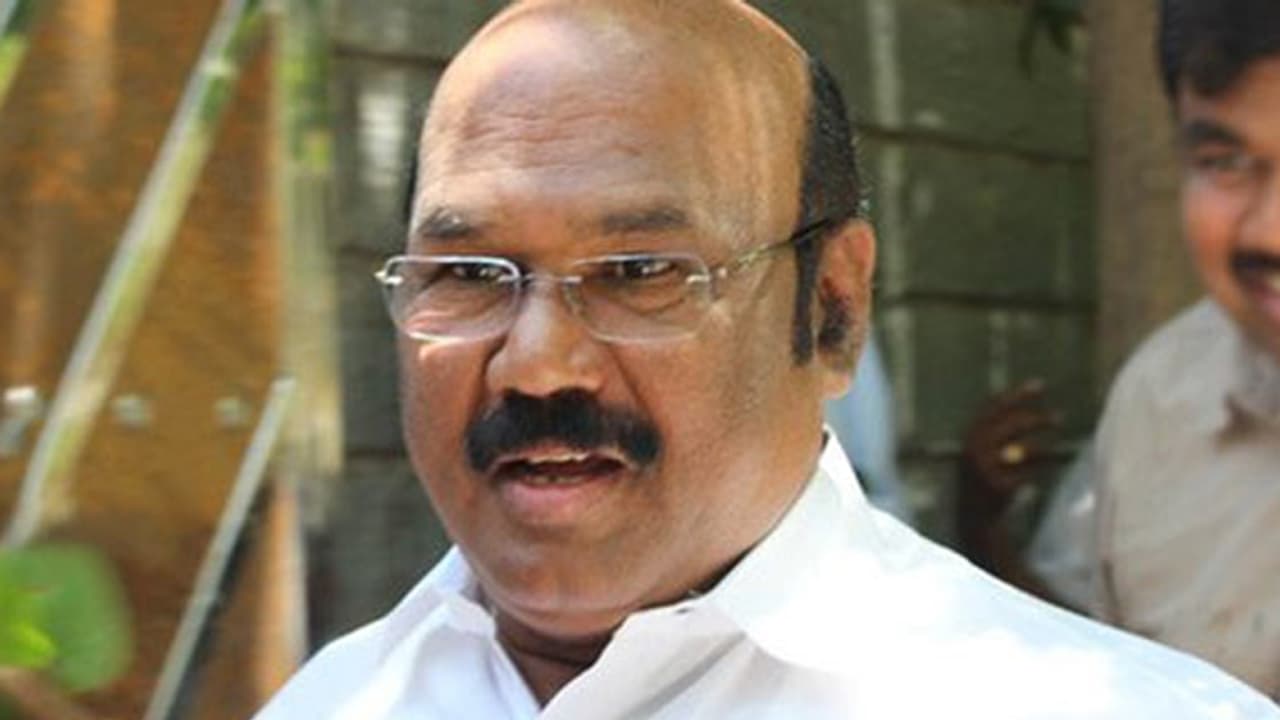 தேர்தலுக்கு அஞ்சுகிறது திமுக...?? ஸ்டாலின் அழுது கொண்டே சிரிக்கிறார், பங்கமாய் கலாய்த்த அமைச்சர் ஜெயக்குமார்..!!