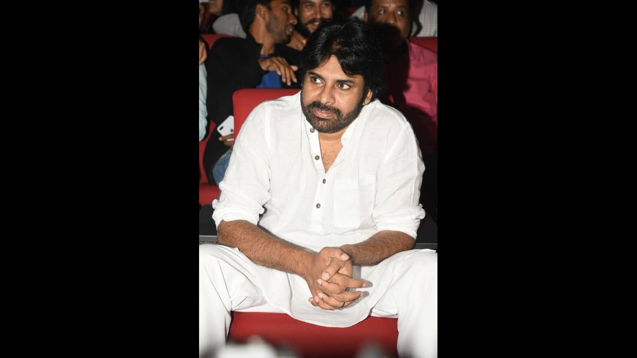 రేవంత్ రెడ్డికి పవన్ కల్యాణ్ ఫోన్: ఐక్య పోరాటానికి పిలుపు రేవంత్ రెడ్డికి పవన్ కల్యాణ్ ఫోన్: ఐక్య పోరాటానికి పిలుపు