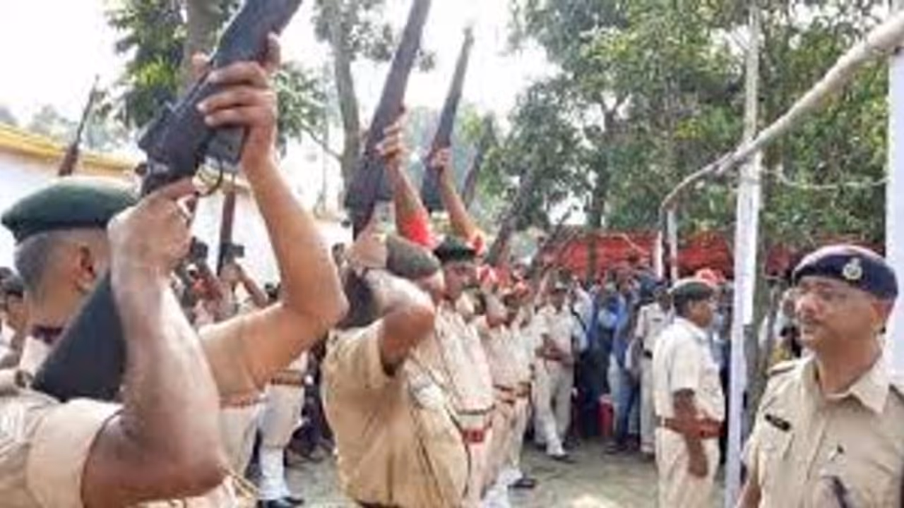 बिहार में फिर फुस्स हुईं पुलिस की बंदूकें, आखिरी विदाई में नहीं हुआ फायर