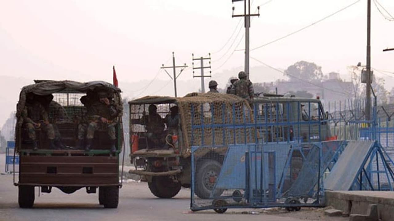 মর্মান্তিক! ট্রাক দুর্ঘটনায় নিহত হলেন তিন ভারতীয় বায়ুসেনা জওয়ান