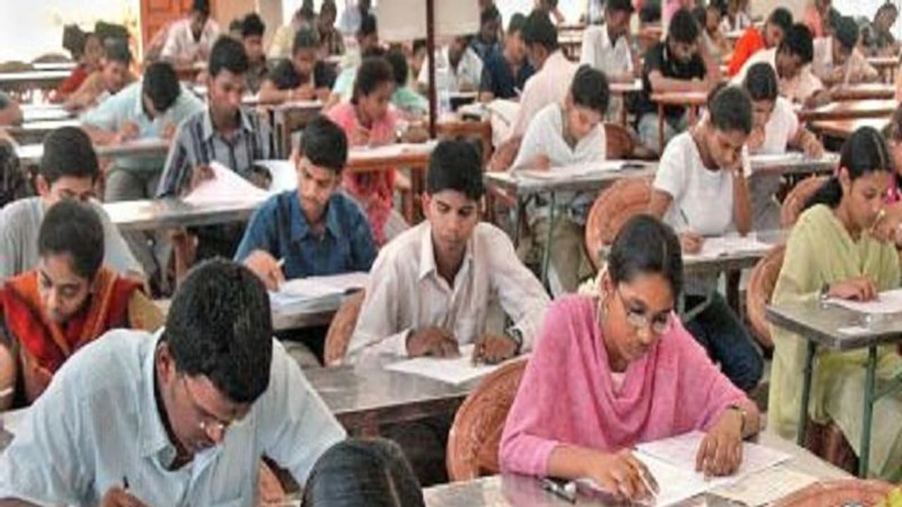 ಕೊರೋನಾದಿಂದ ಮುಂದೂಡಿಕೆಯಾಗಿದ್ದ TET ಪರೀಕ್ಷಾ ದಿನಾಂಕ ಪ್ರಕಟ ಕೊರೋನಾದಿಂದ ಮುಂದೂಡಿಕೆಯಾಗಿದ್ದ TET ಪರೀಕ್ಷಾ ದಿನಾಂಕ ಪ್ರಕಟ