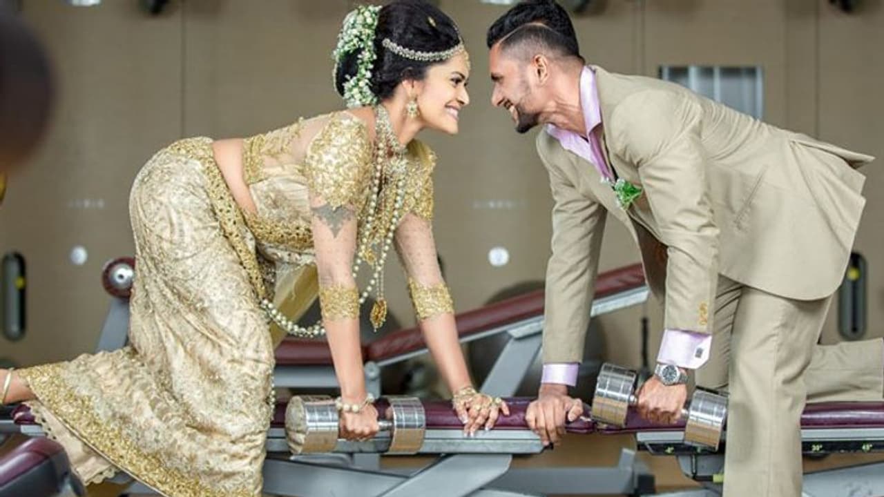 ജിമ്മില്വെച്ച് ഒരു വിവാഹ ഫോട്ടോഷൂട്ട്, അതിനൊരു കാരണവുമുണ്ട് ചിത്രങ്ങള് കാണാം ജിമ്മില്വെച്ച് ഒരു വിവാഹ ഫോട്ടോഷൂട്ട്, അതിനൊരു കാരണവുമുണ്ട് ചിത്രങ്ങള് കാണാം