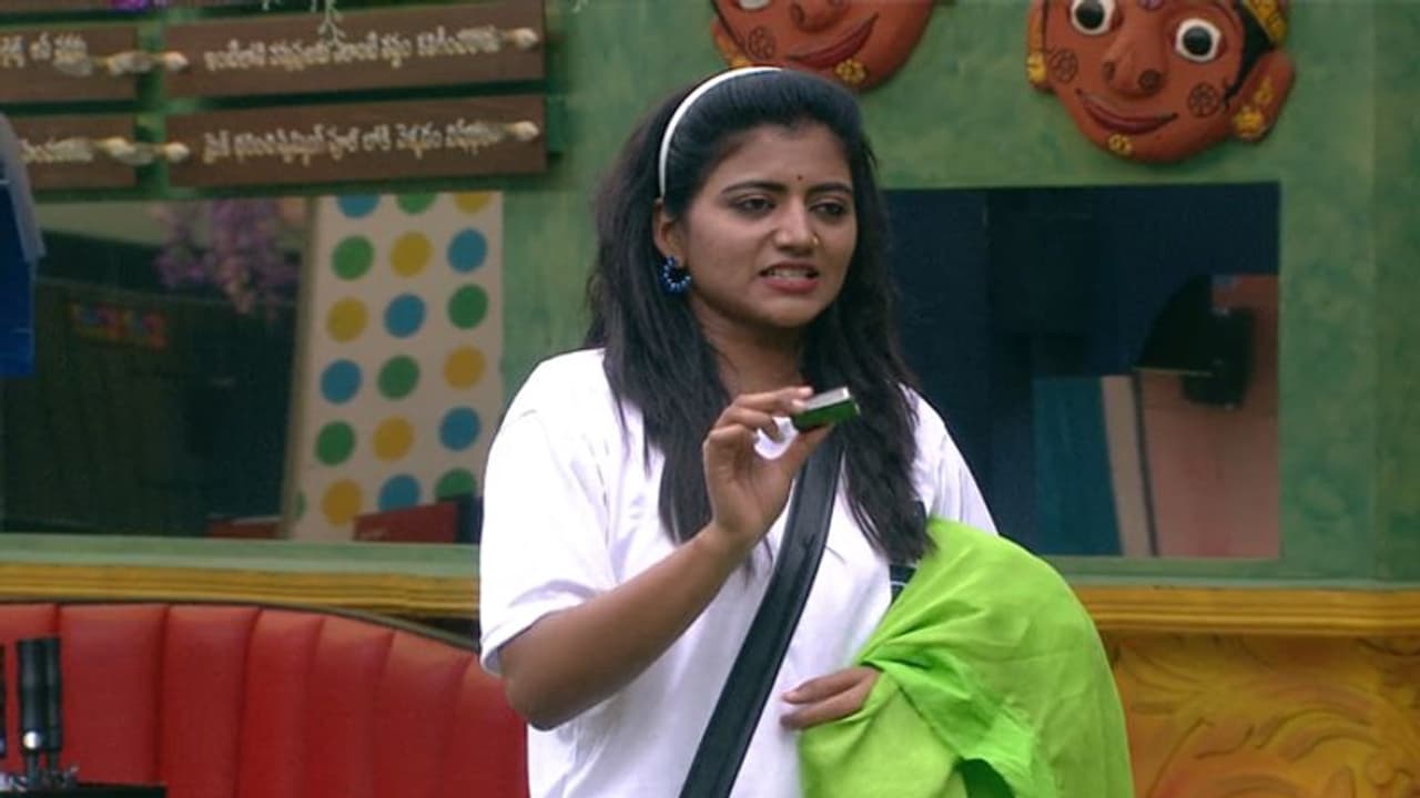 శివజ్యోతక్కపై జోకులే జోకులు.. రోజు రోజుకీ రాహుల్ దారుణంగా! శివజ్యోతక్కపై జోకులే జోకులు.. రోజు రోజుకీ రాహుల్ దారుణంగా!