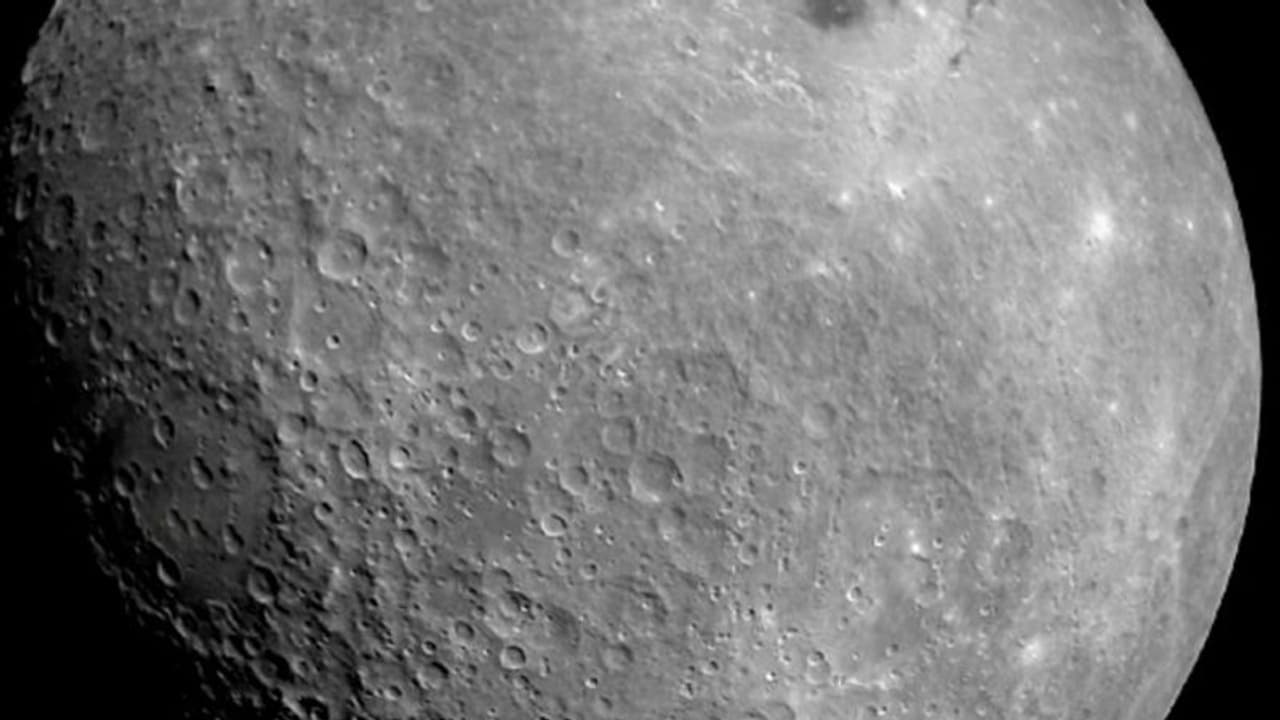 ১০ বছরের মধ্যেই চাঁদে কারখানা গড়বে ভারত, মিটবে জ্বালানীর চাহিদা, বড় দাবি ব্রহ্মস বিজ্ঞানীর