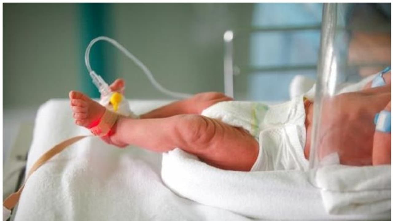 பச்ச குழந்தைக்கு பாதரசம்.. நாட்டு வைத்தியத்தால் நேர்ந்த கொடுமை.. தீவிர சிகிச்சை பிரிவில் குழந்தை அனுமதி!!