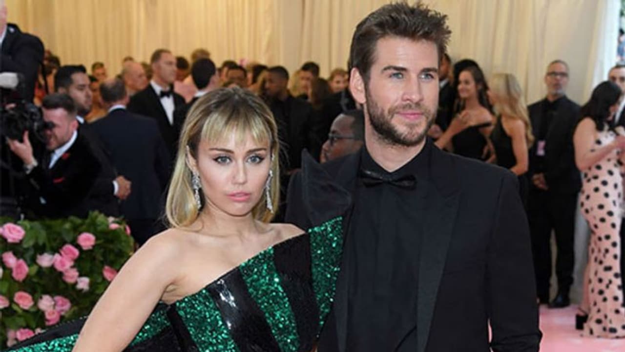 నా భర్తని చీట్ చేయలేదు.. ప్రముఖ సింగర్ కామెంట్స్! నా భర్తని చీట్ చేయలేదు.. ప్రముఖ సింగర్ కామెంట్స్!