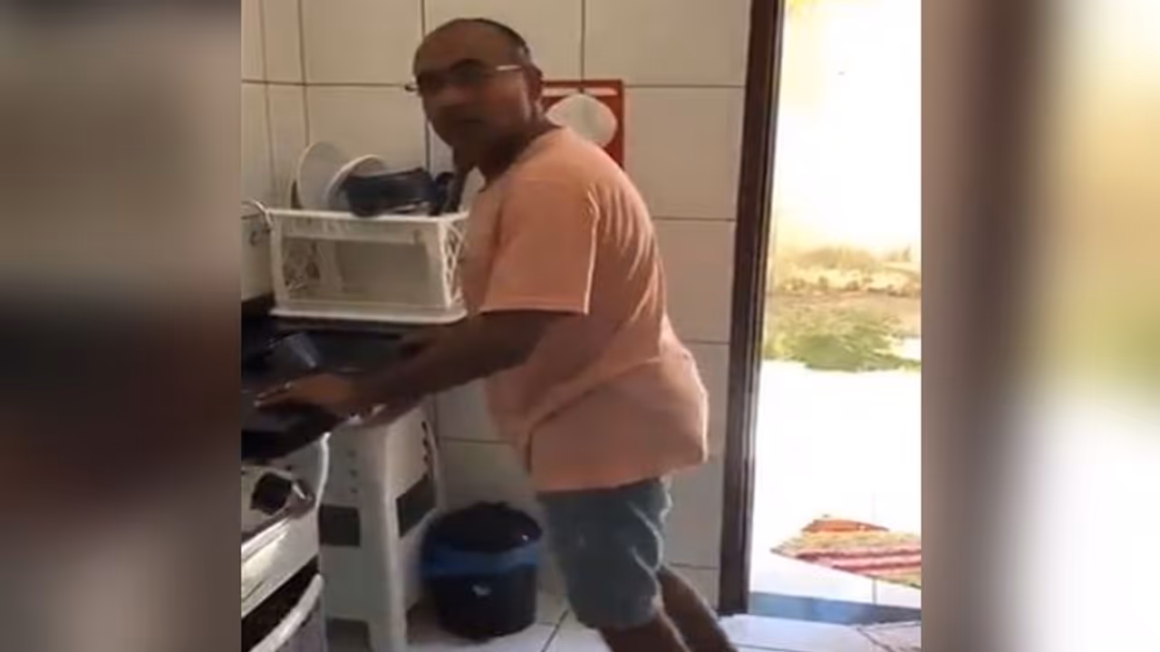 बिना 1 रुपया खर्च किए घर पर बनाया ट्रेड मिल, नहीं रुक रही लोगों की हंसी बिना 1 रुपया खर्च किए घर पर बनाया ट्रेड मिल, नहीं रुक रही लोगों की हंसी