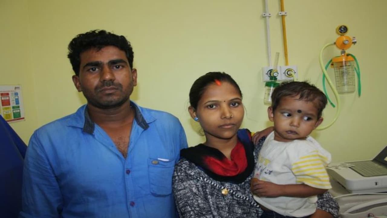 இதய நோயால் பாதிக்கப்பட்டுள்ள பீகார் கட்டுமான தொழிலாளர்களின் ஒரு வயது குழந்தைக்கு உதவுங்கள்...!
