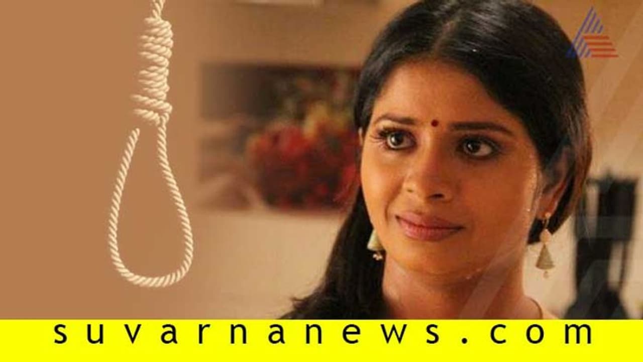 ಬಿಗ್ಬಾಸ್ ಮನೆಯಲ್ಲಿ ಆತ್ಮಹತ್ಯೆ ಯತ್ನ: ನಟಿ ಮೇಲೆ ದೂರು! ಬಿಗ್ಬಾಸ್ ಮನೆಯಲ್ಲಿ ಆತ್ಮಹತ್ಯೆ ಯತ್ನ: ನಟಿ ಮೇಲೆ ದೂರು!