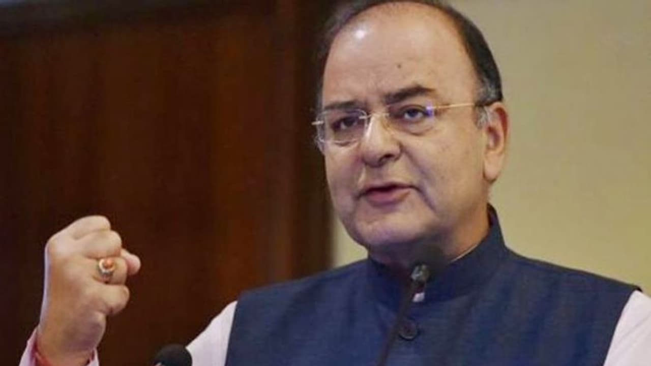 कभी CA बनने का ख्वाब देखते थे अरुण जेटली, लेकिन एक वजह से बने कानून के प्रख्यात जानकार कभी CA बनने का ख्वाब देखते थे अरुण जेटली, लेकिन एक वजह से बने कानून के प्रख्यात जानकार