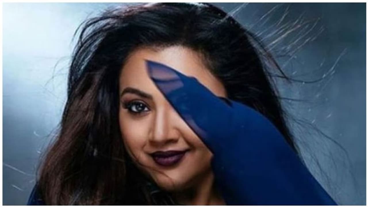 வெப் சீரியல்களில் கிளுகிளுப்பான கேரக்டர்களில் களம் இறங்கப்போகும் நடிகை மீனா... வெப் சீரியல்களில் கிளுகிளுப்பான கேரக்டர்களில் களம் இறங்கப்போகும் நடிகை மீனா...