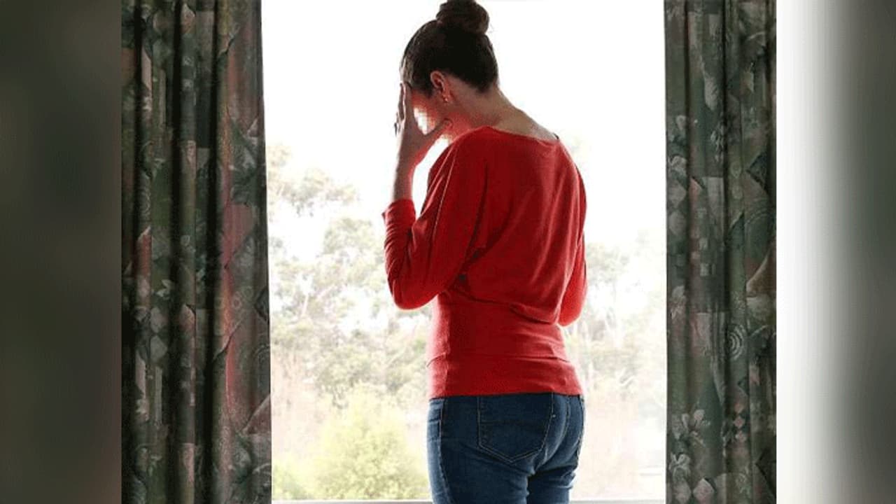 न प्यार न मुलाकात, एक लत के चक्कर में इंजीनियरिंग लड़की ने कर ली बेरोजगार लड़के से शादी न प्यार न मुलाकात, एक लत के चक्कर में इंजीनियरिंग लड़की ने कर ली बेरोजगार लड़के से शादी