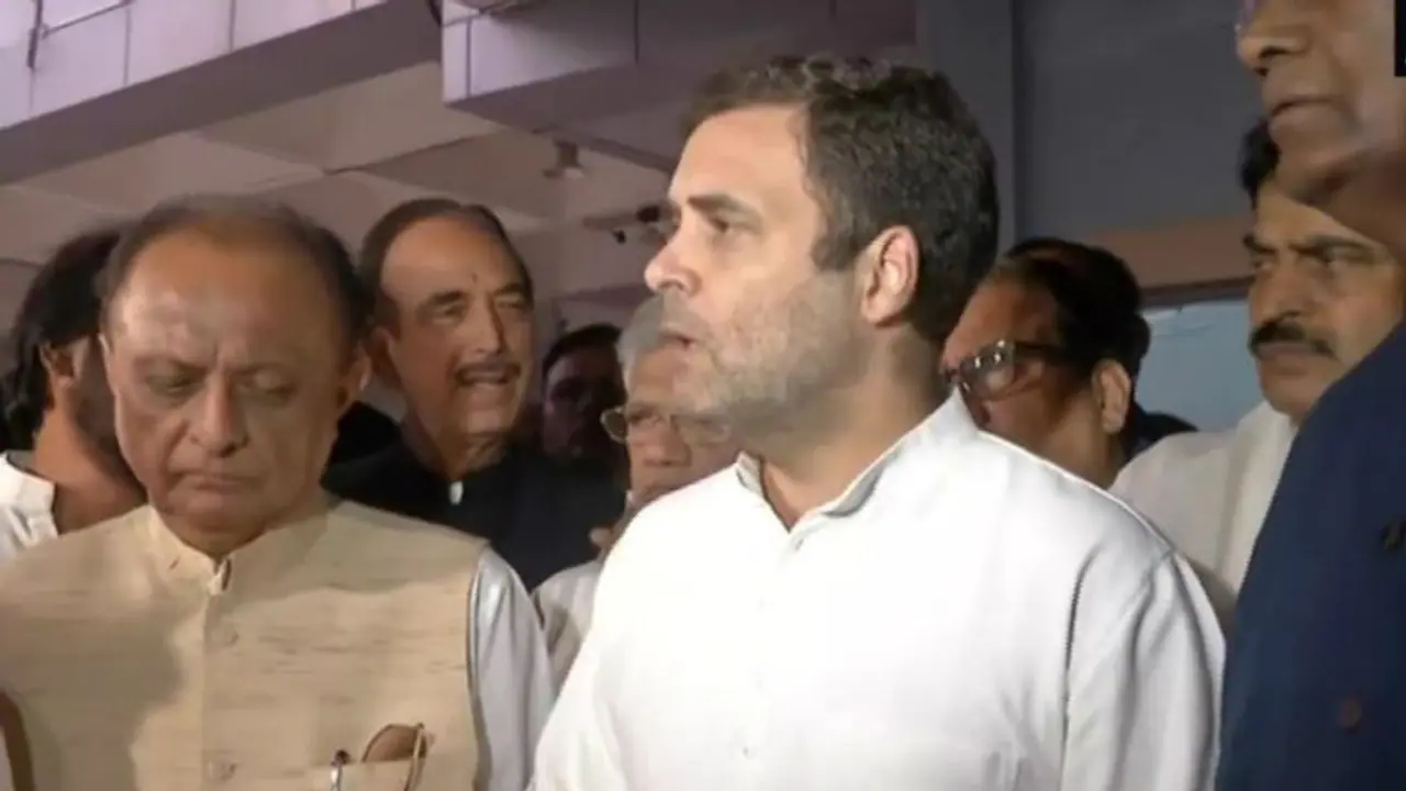 विपक्षी नेताओं के साथ श्रीनगर से लौटे राहुल, कहा जम्मू कश्मीर में स्थिति सामान्य नहीं विपक्षी नेताओं के साथ श्रीनगर से लौटे राहुल, कहा जम्मू कश्मीर में स्थिति सामान्य नहीं