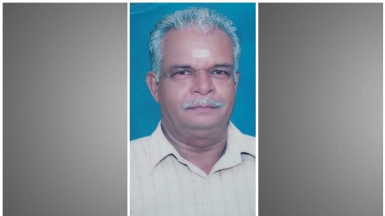 സ്വകാര്യ ബസിന്റെ മത്സരയോട്ടം; നട്ടെല്ല് തകർന്ന് ചികിത്സയിലായിരുന്ന വയോധികൻ മരിച്ചു സ്വകാര്യ ബസിന്റെ മത്സരയോട്ടം; നട്ടെല്ല് തകർന്ന് ചികിത്സയിലായിരുന്ന വയോധികൻ മരിച്ചു