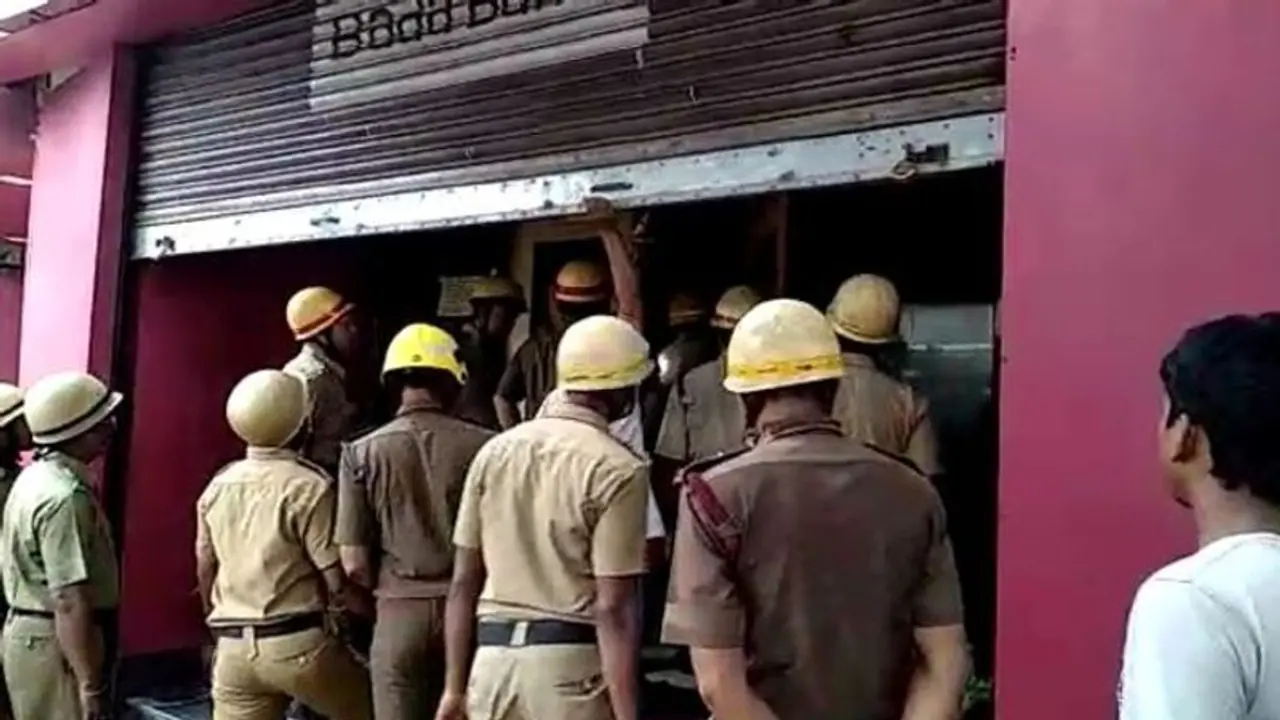 ছুটির বাজারে ভুতুরে অ্য়ালার্ম ,পার্কস্ট্রিটে আতঙ্ক ছুটির বাজারে ভুতুরে অ্য়ালার্ম ,পার্কস্ট্রিটে আতঙ্ক