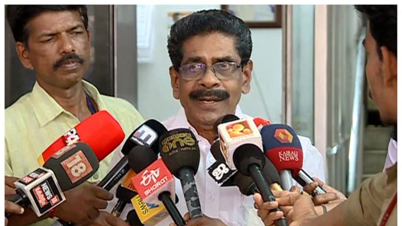 കൊവിഡ് റാണി പരാമർശം, പറഞ്ഞതിൽ ഉറച്ച് നിൽക്കുന്നുവെന്ന് മുല്ലപ്പള്ളി കൊവിഡ് റാണി പരാമർശം, പറഞ്ഞതിൽ ഉറച്ച് നിൽക്കുന്നുവെന്ന് മുല്ലപ്പള്ളി