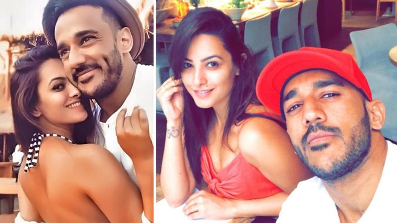 पति के साथ बर्फ पर डांस कर रही थी TV की शगुन, अचानक फिसला पैर और फिर... पति के साथ बर्फ पर डांस कर रही थी TV की शगुन, अचानक फिसला पैर और फिर...