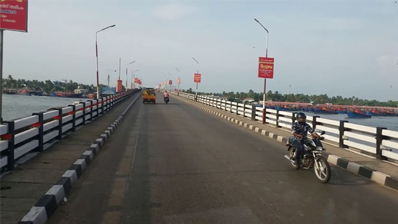 ಸೇತುವೆ ಸಂಚಾರ ಮುಕ್ತಕ್ಕೆ ಒತ್ತಾಯ