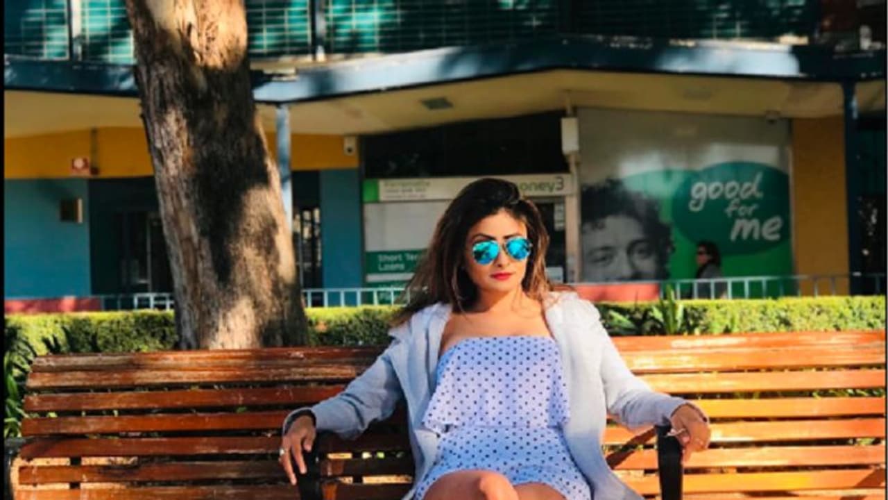 কলকাতার রাস্তায় হেনস্থা অভিনেত্রী! পরিবারসহ আক্রান্ত জুহি সেনগুপ্ত কলকাতার রাস্তায় হেনস্থা অভিনেত্রী! পরিবারসহ আক্রান্ত জুহি সেনগুপ্ত