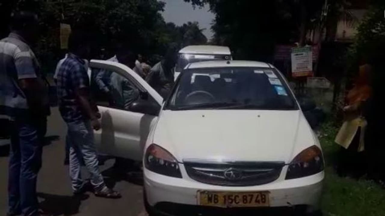 উদ্ধার গাড়ি, কয়েক লক্ষ টাকা নিয়ে রহস্যজনকভাবে নিখোঁজ দুর্গাপুরের ব্যবসায়ী উদ্ধার গাড়ি, কয়েক লক্ষ টাকা নিয়ে রহস্যজনকভাবে নিখোঁজ দুর্গাপুরের ব্যবসায়ী