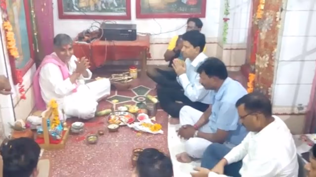 श्रीकृष्ण और महादेव दोनों के भक्त हैं यह मुस्लिम आईपीएस अधिकारी, देते हैं सांप्रदायिक सद्भाव का संदेश