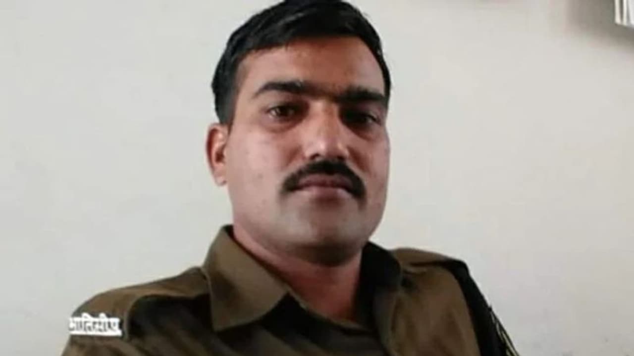 'ഞാന് മറ്റൊരു പാന്സിംഗ് ആകും'; ജവാന്റെ ഭീഷണിക്കൊടുവില് നടപടി 'ഞാന് മറ്റൊരു പാന്സിംഗ് ആകും'; ജവാന്റെ ഭീഷണിക്കൊടുവില് നടപടി