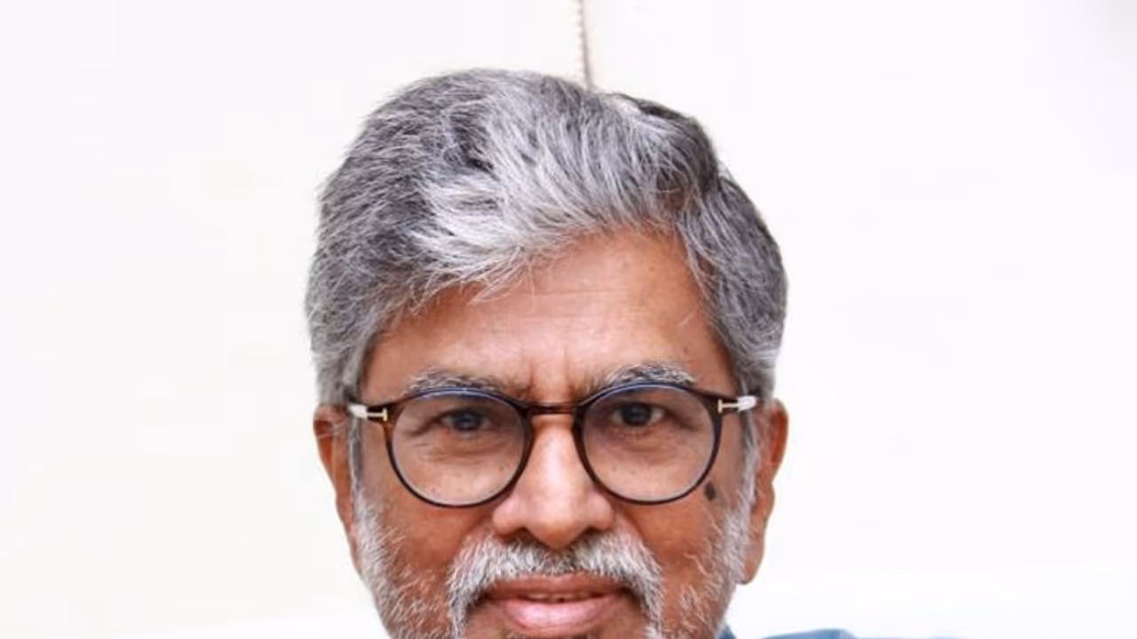 எஸ்.ஏ.சந்திரசேகர் கட்சியின் மாநில செயலாளர் அதிரடி கைது..! எஸ்.ஏ.சந்திரசேகர் கட்சியின் மாநில செயலாளர் அதிரடி கைது..!