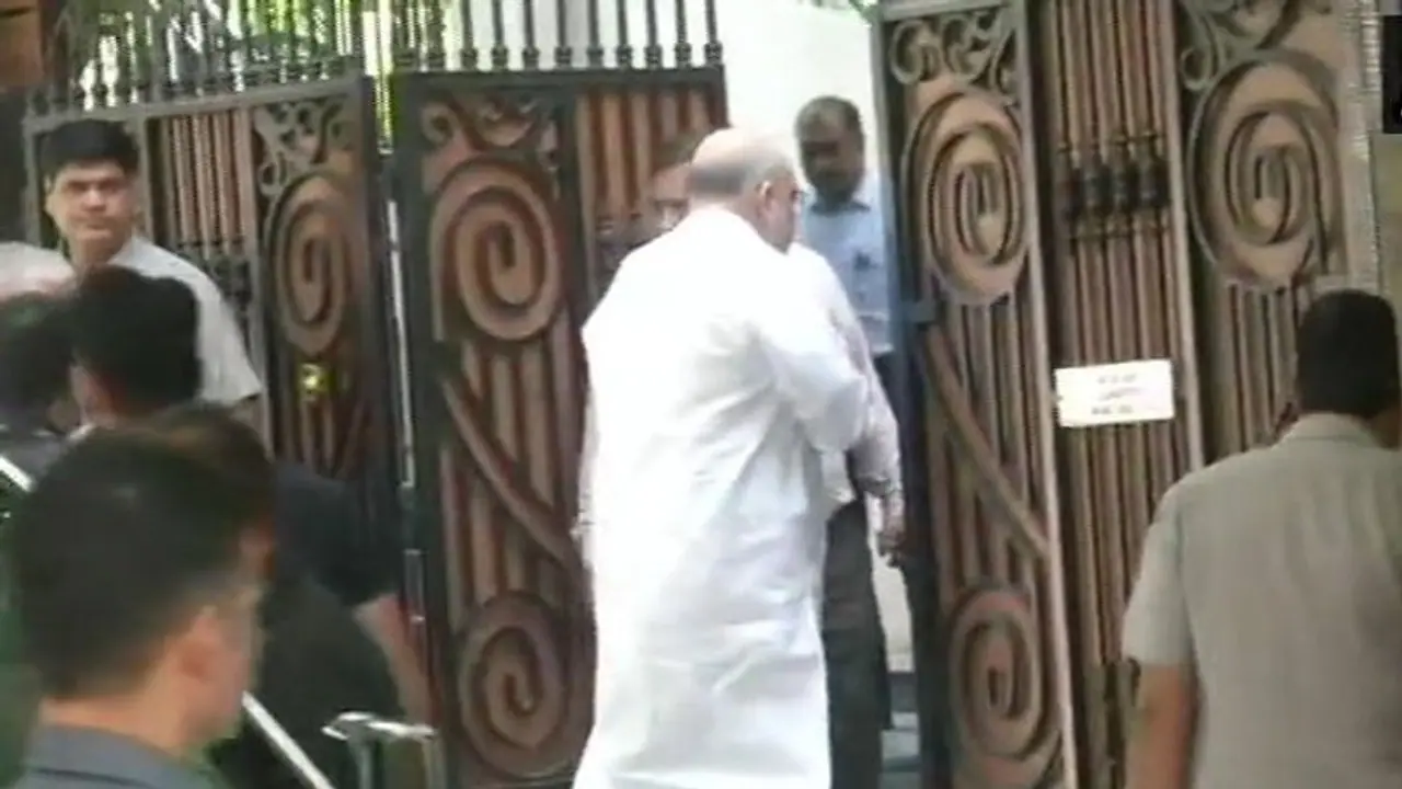 ఇళ్లు మారిన అమిత్ షా: వాజ్ పేయీ బంగ్లాకు షిఫ్ట్ ఇళ్లు మారిన అమిత్ షా: వాజ్ పేయీ బంగ్లాకు షిఫ్ట్