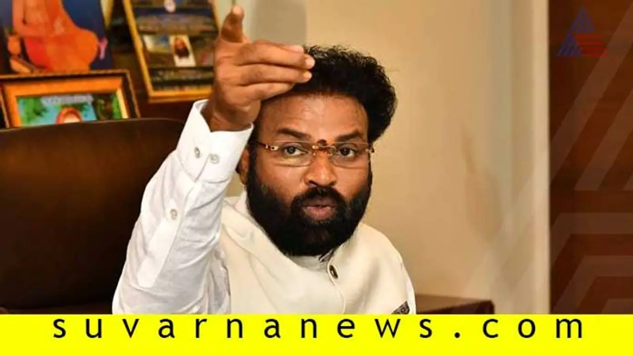 ಆರೋಗ್ಯ ಸಚಿವರ ತವರಲ್ಲೇ ಅವ್ಯವಸ್ಥೆ : ಬಡರೋಗಿಗಳ ಪರದಾಟ ಆರೋಗ್ಯ ಸಚಿವರ ತವರಲ್ಲೇ ಅವ್ಯವಸ್ಥೆ : ಬಡರೋಗಿಗಳ ಪರದಾಟ