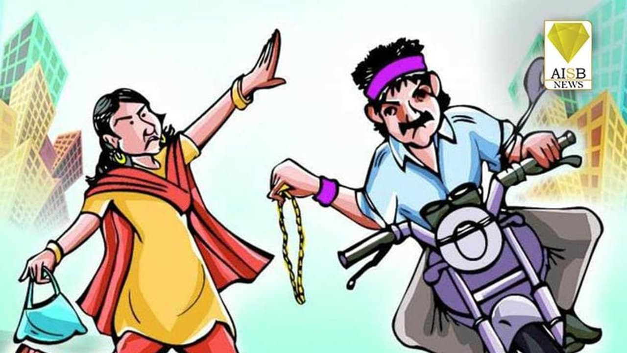 போலீஸ் வேலையில் சேரவந்த பலே கொள்ளையன்...! காத்திருந்து கைது செய்த பரபரப்பு சம்பவம்...! போலீஸ் வேலையில் சேரவந்த பலே கொள்ளையன்...! காத்திருந்து கைது செய்த பரபரப்பு சம்பவம்...!