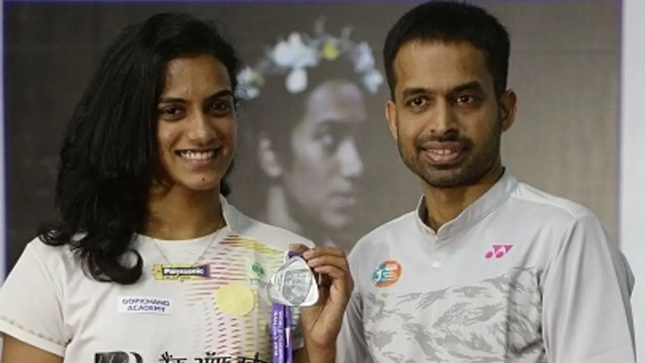 ಸಿಂಧುಗೆ ಚಾಂಪಿಯನ್ ಕಿರೀಟ ತೊಡಿಸಿದ ಬಂಗಾರದ ಮನುಷ್ಯ! ಸಿಂಧುಗೆ ಚಾಂಪಿಯನ್ ಕಿರೀಟ ತೊಡಿಸಿದ ಬಂಗಾರದ ಮನುಷ್ಯ!